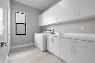 9065 W Parkland Bay Trl, Parkland, FL 33076 - Photo 10