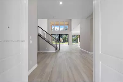 9065 W Parkland Bay Trl, Parkland, FL 33076 - Photo 6