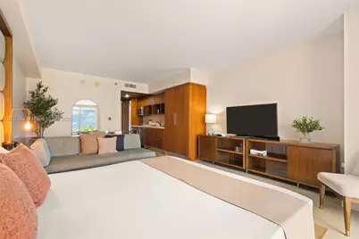 50 Biscayne Blvd #411, Miami, FL 33132 - Photo 4