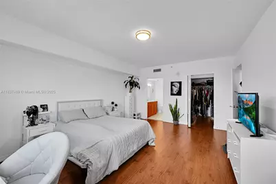 36 NW 6th Ave #701, Miami, FL 33128 - Photo 16