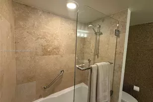 41 SE 5th St, Miami, FL 33131 - Photo 26