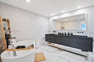 488 NE 18th St, Miami, FL 33132 - Photo 24