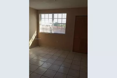1054 W 44th Ter #50, Hialeah, FL 33012 - Photo 16