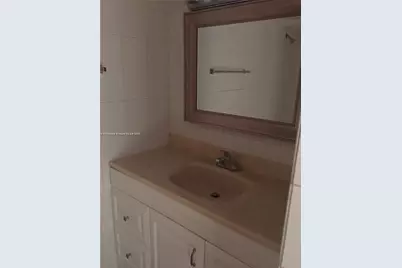 1054 W 44th Ter #50, Hialeah, FL 33012 - Photo 14
