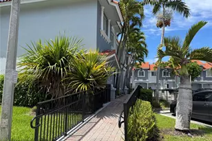 11667 NE 18th Dr, North Miami, FL 33181 - Photo 40