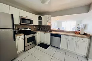 2780 NE 183rd St, Aventura, FL 33160 - Photo 6