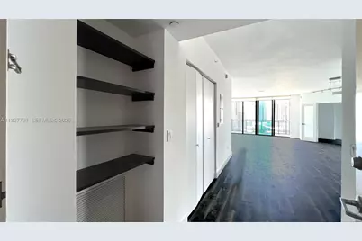 350 S Miami Ave #2401, Miami, FL 33130 - Photo 4