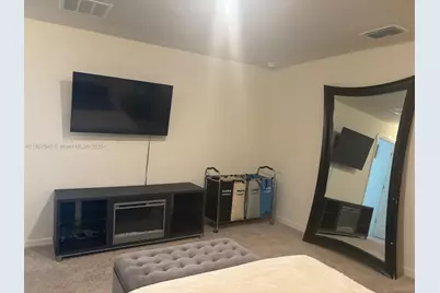 1073 SW Eureka Ave #1073, Port Saint Lucie, FL 34953 - Photo 8