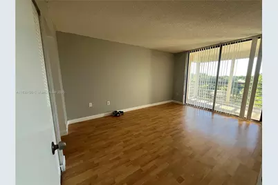 1300 Saint Charles Pl #613, Pembroke Pines, FL 33026 - Photo 6