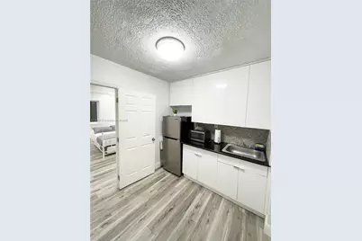 2035 NW 34th St, Miami, FL 33142 - Photo 12