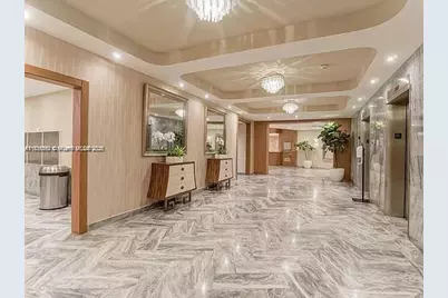 5401 Collins Ave #514, Miami Beach, FL 33140 - Photo 10