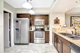 9715 NW 23rd Ct, Pembroke Pines, FL 33024 - Photo 14