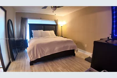 9715 NW 23rd Ct, Pembroke Pines, FL 33024 - Photo 10