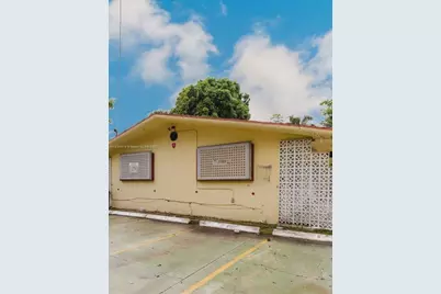 780 NE 127th St, North Miami, FL 33161 - Photo 1