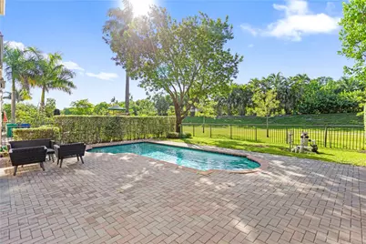 19111 NE 8th Ct, Miami, FL 33179 - Photo 10