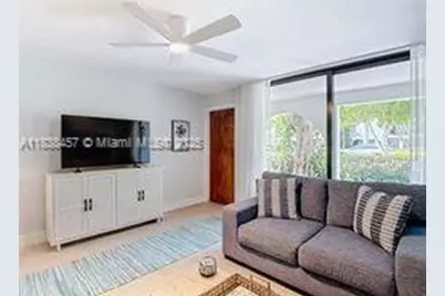 350 Grapetree Dr #405, Key Biscayne, FL 33149 - Photo 6