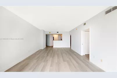 325 S Biscayne Blvd #2226, Miami, FL 33131 - Photo 4