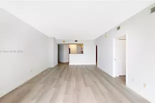 325 S Biscayne Blvd, Miami, FL 33131 - Photo 4