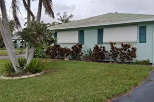 635 Hummingbird Ln, Delray Beach, FL 33445 - Photo 2