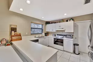 5911 Epsom Ln, Davie, FL 33331 - Photo 16