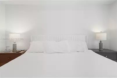 1000 Brickell Plz #2805, Miami, FL 33131 - Photo 12