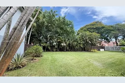 8040 SW 18th Pl #4-11, Davie, FL 33324 - Photo 2