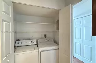 8040 SW 18th Pl, Davie, FL 33324 - Photo 18