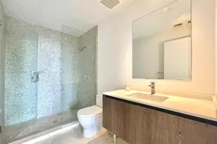 88 SW 7th St, Miami, FL 33130 - Photo 12