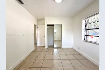 2406 N 28th Ave, Hollywood, FL 33020 - Photo 8
