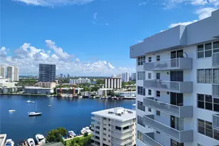 137 Golden Isles Dr, Hallandale Beach, FL 33009 - Photo 24