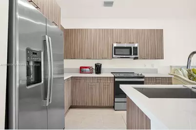 8301 NW 41st St #B-303, Doral, FL 33166 - Photo 4