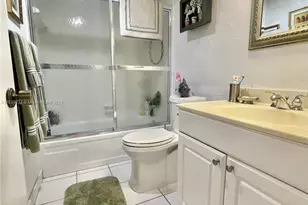 2309 S Cypress Bend Dr, Pompano Beach, FL 33069 - Photo 20