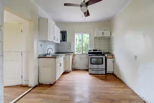 2928 SW 4th St, Miami, FL 33135 - Photo 12