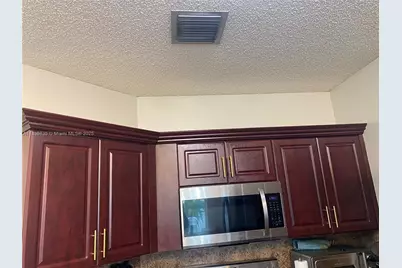 6006 Plum Pl, Tamarac, FL 33321 - Photo 32