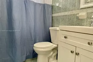 330 W 40th Pl, Hialeah, FL 33012 - Photo 20