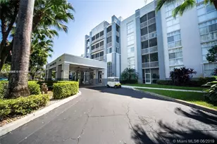 9725 NW 52nd St, Doral, FL 33178 - Photo 1