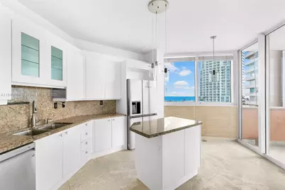 300 S Pointe Drive #801, Miami Beach, FL 33139 - Photo 12