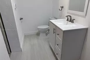 5901 NE 4th Ave, Oakland Park, FL 33334 - Photo 10