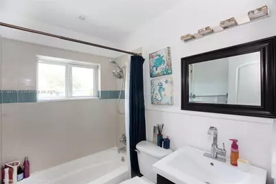 5901 NE 4th Ave #1, Oakland Park, FL 33334 - Photo 4