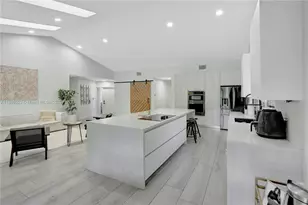 23273 Water Cir, Boca Raton, FL 33486 - Photo 8