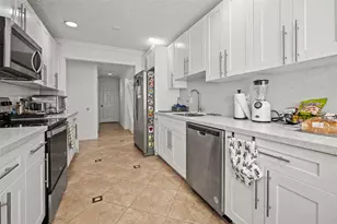 9384 NW 8th Cir, Plantation, FL 33324 - Photo 10