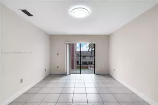 8425 NW 8th St, Miami, FL 33126 - Photo 8