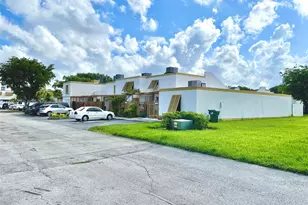 1725 SW 131st Pl Cir S, Miami, FL 33175 - Photo 2