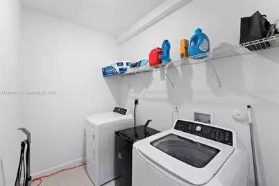 3419 W 109th Pl, Hialeah, FL 33018 - Photo 20