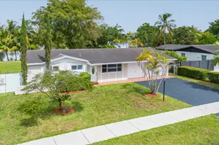 7700 SW 137th Ct, Miami, FL 33183 - Photo 2