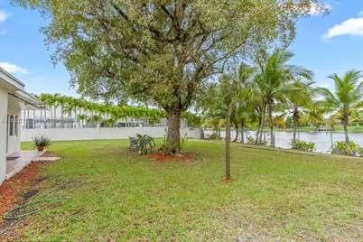 7700 SW 137th Ct, Miami, FL 33183 - Photo 32