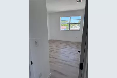 950 79th Ter, Miami Beach, FL 33141 - Photo 4