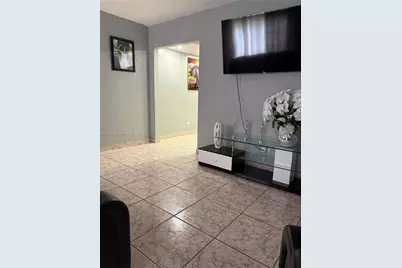 821 E 13th St, Hialeah, FL 33010 - Photo 10