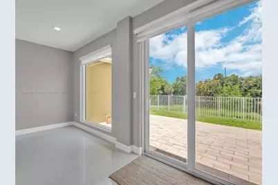 933 Falling Water Rd, Weston, FL 33326 - Photo 16