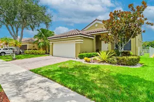 933 Falling Water Rd, Weston, FL 33326 - Photo 4